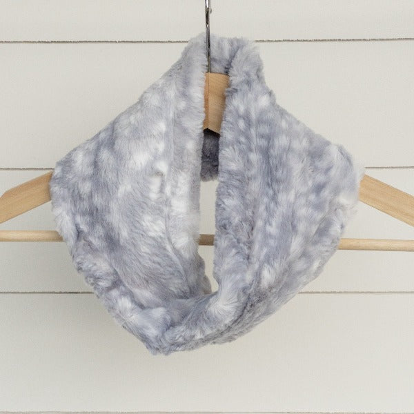 Chickadee Luxe Cuddle Infinity Scarf in Silver Fawn Minky