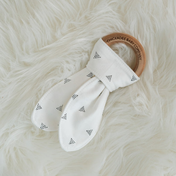 White with Black Dot Triangles Birch Teething Ring